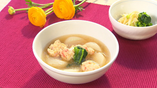 カブとすり身団子の中華スープ
