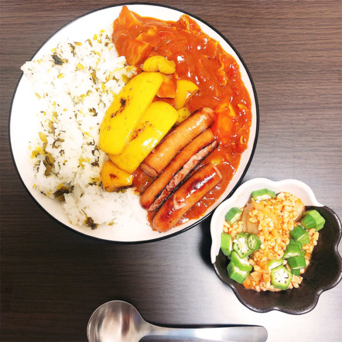 おぎつキッチン🍳トマト缶で作ったカレーライス！