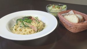 パスタランチセット（ベーコンと菜の花の和風ペペロンチーノ）