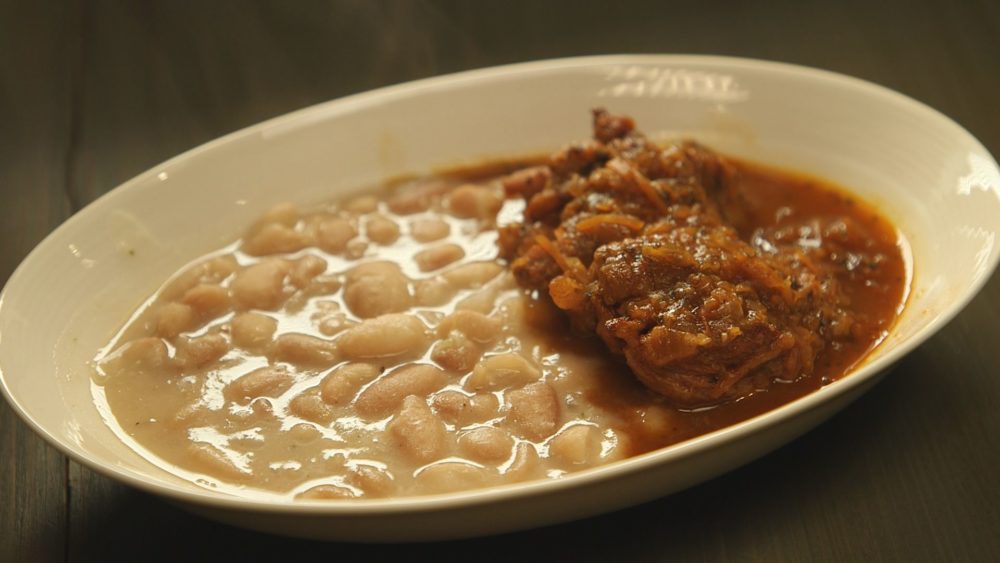 ペルー風ローストチキン煮込みとカナリオ豆煮込み