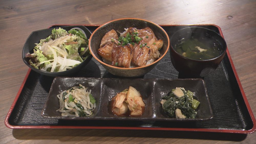 オリーブ豚の蒲焼き丼