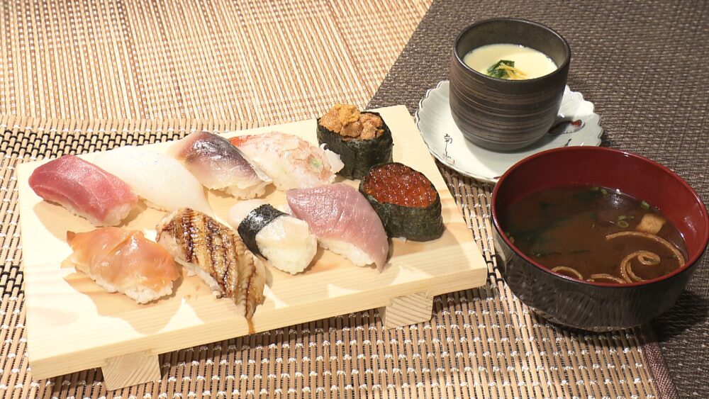 讃海にぎり　赤だし付き