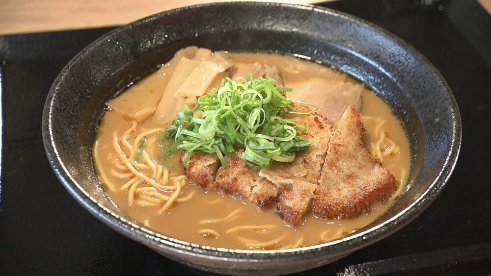とんかつ入り中華そば